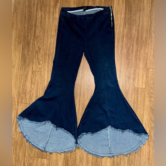 Judy Blue bell bottom jeans 13/31 Raw hem super flare dark wash - Picture 1 of 7